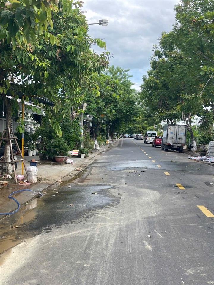 Cho thuê nhà 2 tầng nguyên căn, mặt tiền đường Cần Giuộc
