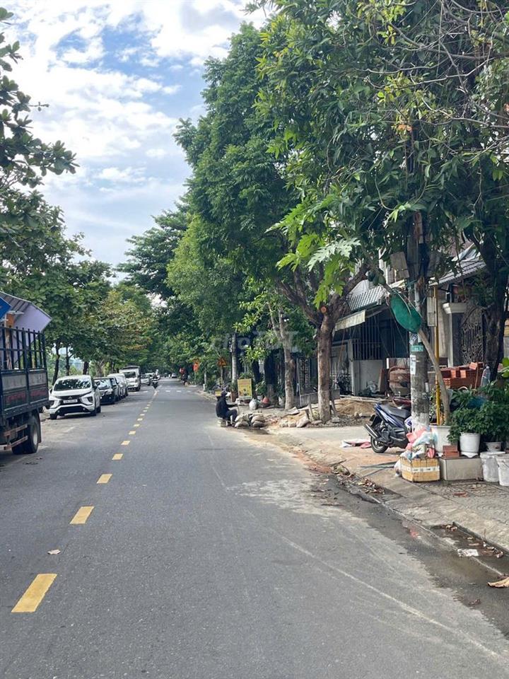 Cho thuê nhà 2 tầng nguyên căn, mặt tiền đường Cần Giuộc
