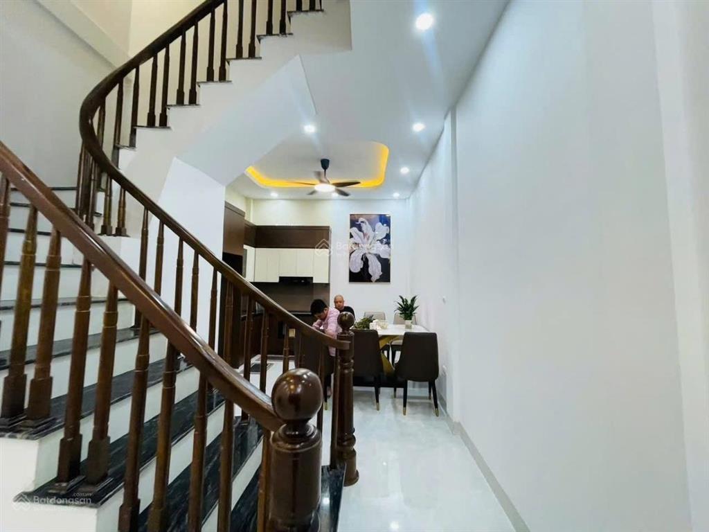 Giảm 1 tỷ bán nhà chùa bộc, cạnh đh thuỷ lợi, vài bước ô tô vào, ngõ thông, không quy hoạch, 46m*5t