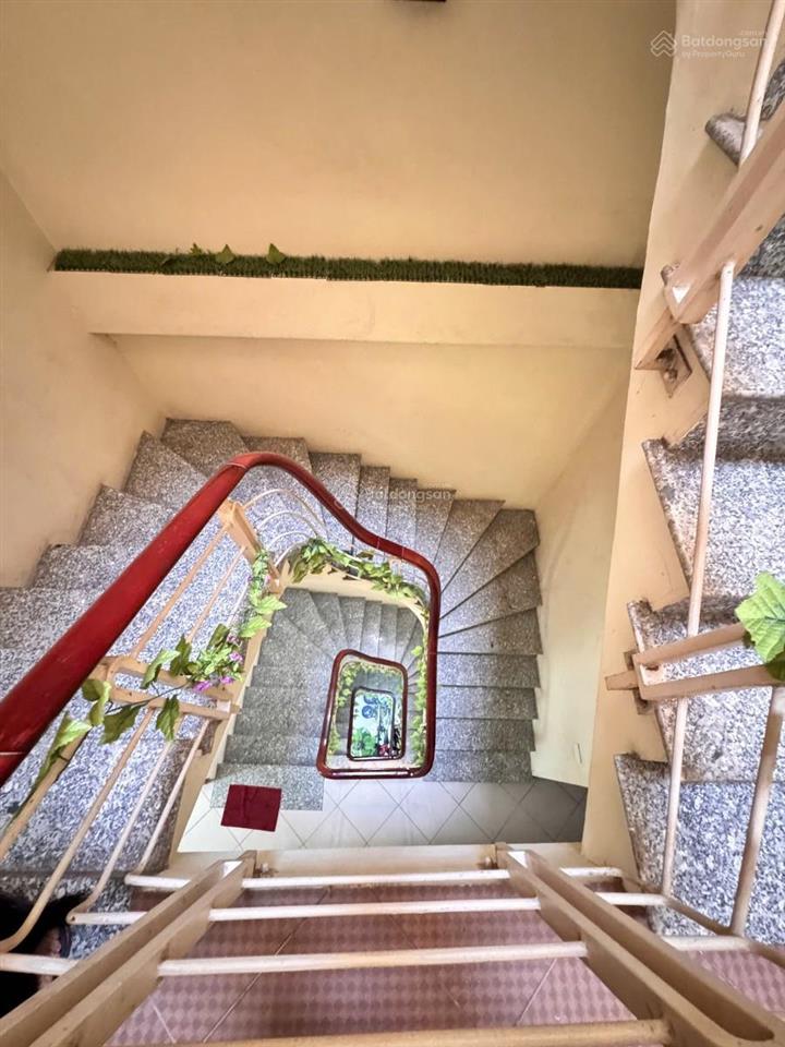 Hồ đắc di, 10m mặt hồ, 2 thoáng, ngõ thông ba gác tránh xe máy, 40m2x5t, full nội thất ở luôn
