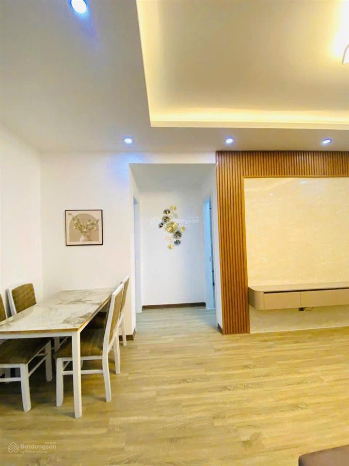 Chung cư hoàng văn thái, căn lô góc, ban công, ở/cho thuê, tầng trung, mới đẹp, 2pn  2nvs, 68m2