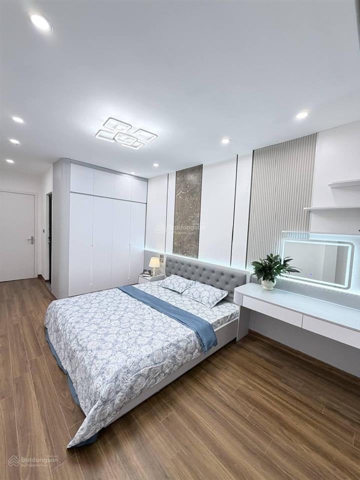 Gấp! nhà mặt ngõ tôn đức thắng, ô tô đỗ cửa, không quy hoạch, kinh doanh tốt, 6t thang máy ở ngay.