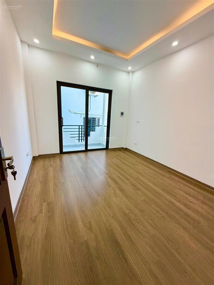 Bán nhà cát linh cách ô tô 50m, ngõ thông trước nhà thoáng, không qh, tặng nội thất ở ngay 38m2*5t