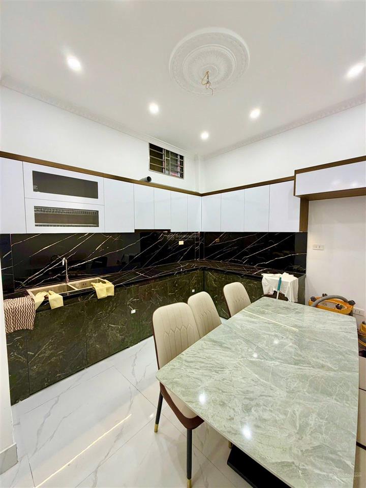 Bán nhà cát linh cách ô tô 50m, ngõ thông trước nhà thoáng, không qh, tặng nội thất ở ngay 38m2*5t