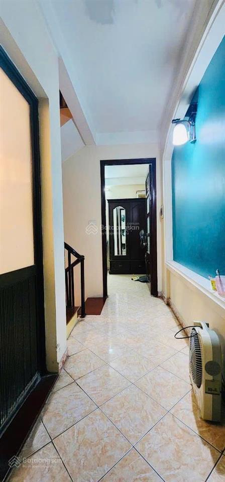 Gấp! lô góc cầu giấy, 2 mặt ngõ, 2 thoáng, 35m ra phố, sổ vuông a4, ở/cho thuê, không qh, 36.8m2