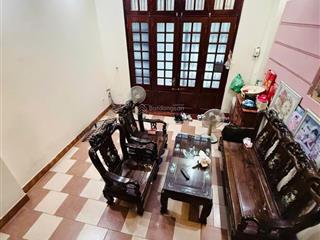 Gấp! lô góc cầu giấy, 2 mặt ngõ, 2 thoáng, 35m ra phố, sổ vuông a4, ở/cho thuê, không qh, 36.8m2