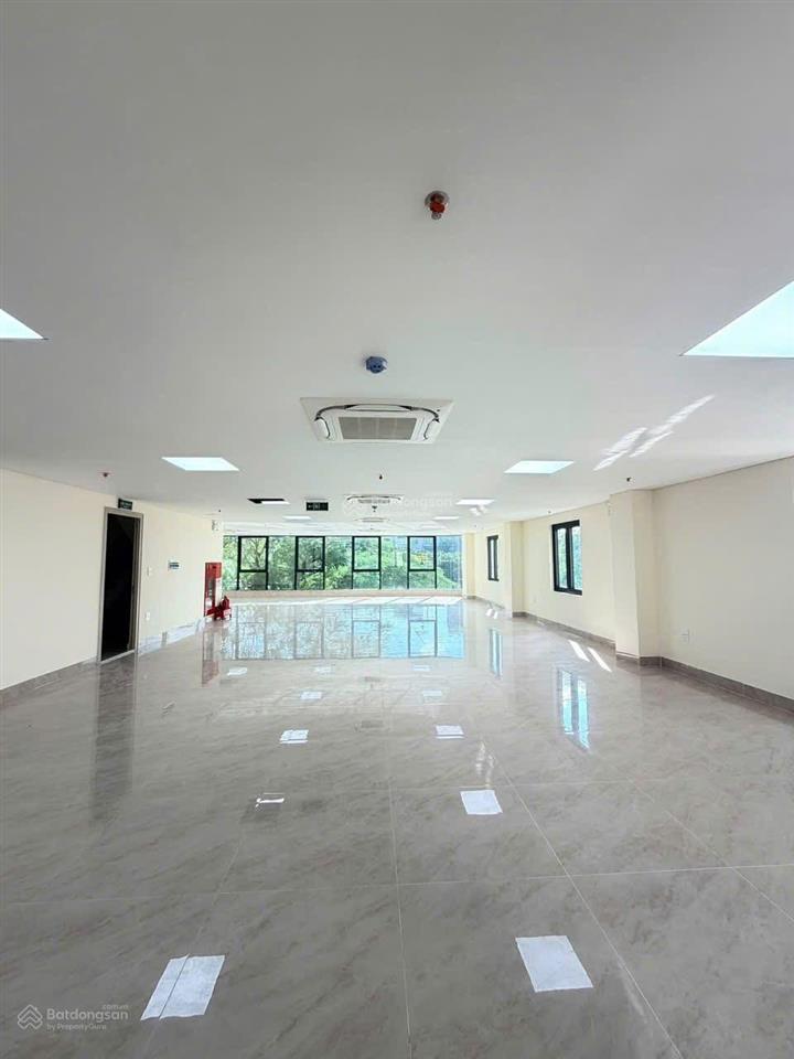 Tòa vp hạng a mặt phố nguyễn hoàng, lô góc, mt 10m, kd đỉnh vỉa hè rộng, sổ đẹp, 280m2*9t