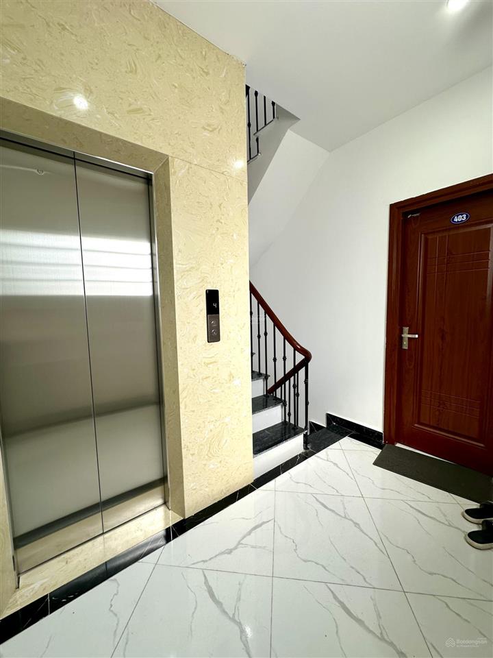 Tòa ccmn chính kinh, sát vành đai 2.5, 50m ra ô tô, 2 thoáng, 16 pkk full nt, 100tr/th, pccc đủ