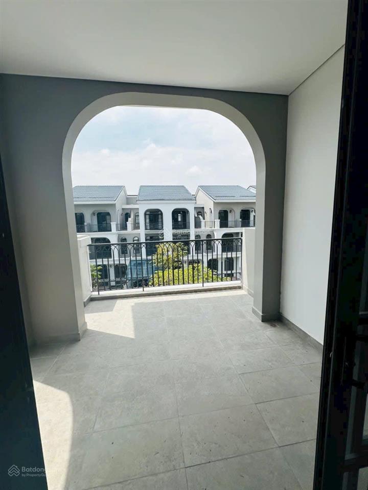 Chỉ 80triệu/m2 đất tặng nhà, nhà phố palm city ngay nút giao cao tốc  vđ3 sổ hồng thanh toán 10tỷ