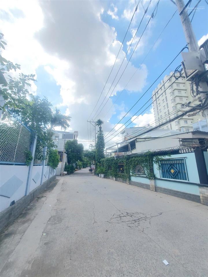 Bán đất tặng nhà cấp 4 thạnh mỹ lợi thủ đức, 60m2 ngang khủng 8.7m, hẻm ô tô 16 chỗ, giá 5.99 tỷ