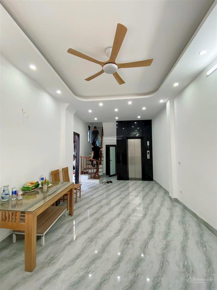 Bán nhà riêng 33m2 có thang máy phú lương  hà đông giá chỉ 5,3 tỉ còn tl