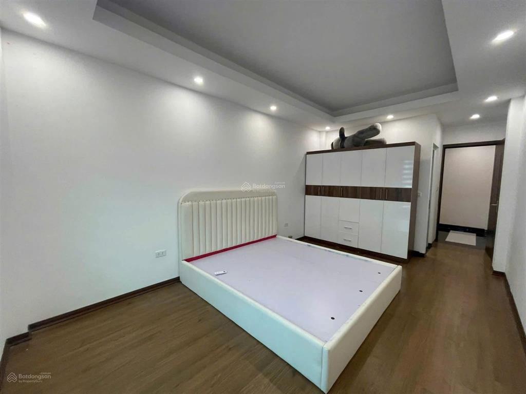 Chính chủ cho thuê nhà nguyên căn tại xốm, nhà 5 tầng, 30m2, 3pn, 9,5 tr/tháng,  0789 833 ***
