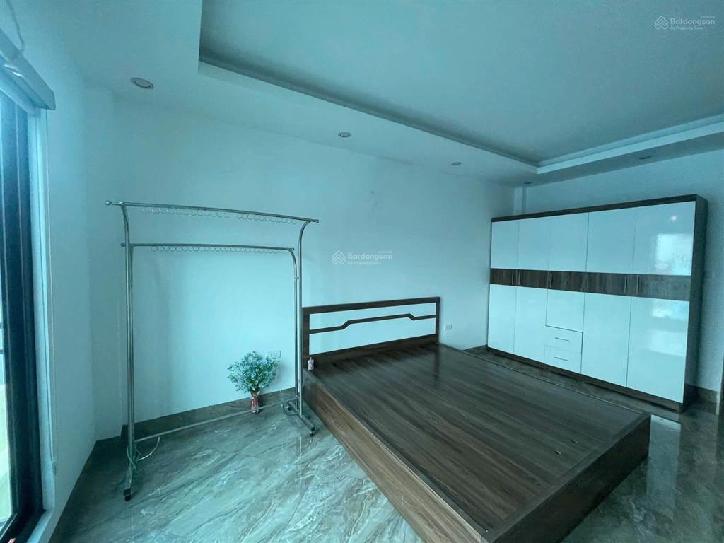 Chính chủ cho thuê nhà nguyên căn tại xốm, nhà 5 tầng, 30m2, 3pn, 9,5 tr/tháng,  0789 833 ***