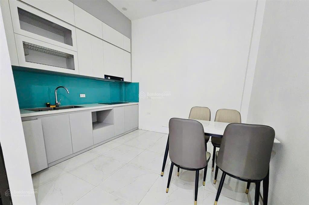 Cho thuê nhà nguyên căn ngõ 139 quyết thắng, hà đông
dt 35m2, 4 tầng, 4n, 3wc, 9tr/tháng