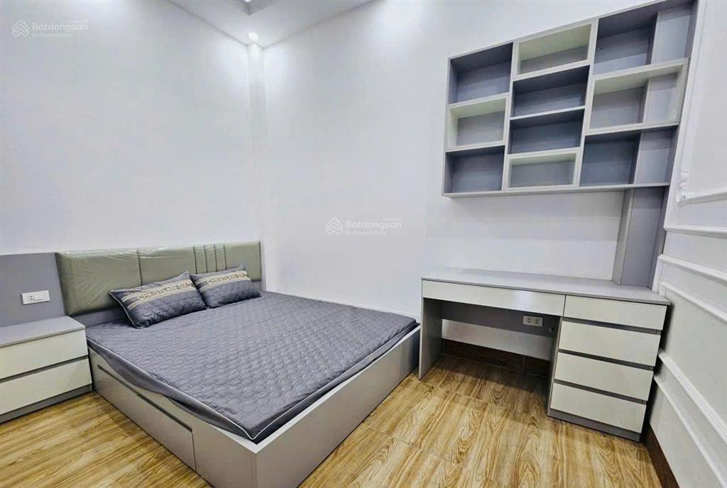 Cho thuê nhà nguyên căn ngõ 139 quyết thắng, hà đông
dt 35m2, 4 tầng, 4n, 3wc, 9tr/tháng