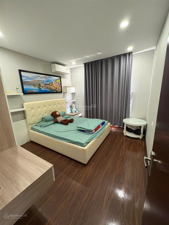 Cần tiền bán gấp căn 2 phòng ngủ 1 wc tầng cao, nội thất đầy đủ tòa dic phoenix giá rẻ chỉ 3,35 tỷ