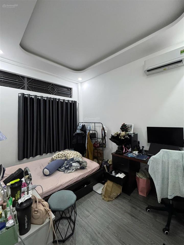 Nhà phạm thế hiển p7 q8. dt 5m * 15m, hẻm 3m, shr không qh 1 lầu 3pn, giá 4,95 tỷ. 0901 440 ***