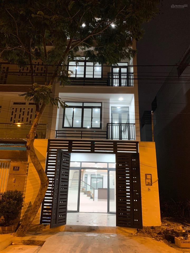 Nhà 5m*20m, mt đường 10m, view công viên, shr, hoàn công, 1 trệt 3 lầu, st giá 7,9 tỷ. 0901 440 ***