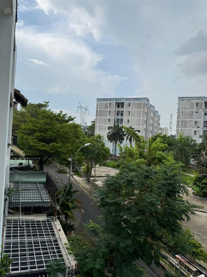Nhà 5m*24m. mt đường 10m, view công viên. shr. hoàn công, 1 trệt 3 lầu, st giá 8,9 tỷ. 0901 440 ***