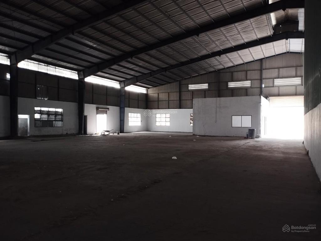 Cho thuê xưởng 800m2, điện 3 pha, đường công, giá 35 triệu