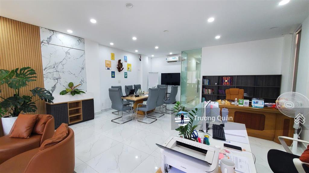 Cho thuê văn phòng tầng trệt căn góc 2 mặt tiền full nội thất vào làm việc ngay tại kđt vạn phúc