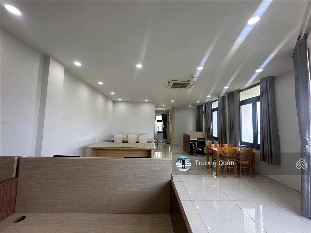 Cho thuê văn phòng căn góc 2 mặt tiền vị trí đẹp full nội thất vào làm việc ngay tại kđt vạn phúc.