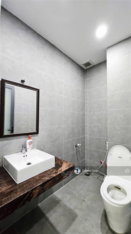 Cho thuê sàn 80m2 mặt tiền đường lớn full nội thất vào làm việc ngay tại kđt vạn phúc city.