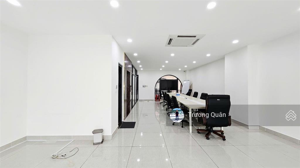 Cho thuê sàn 80m2 mặt tiền đường lớn full nội thất vào làm việc ngay tại kđt vạn phúc city.