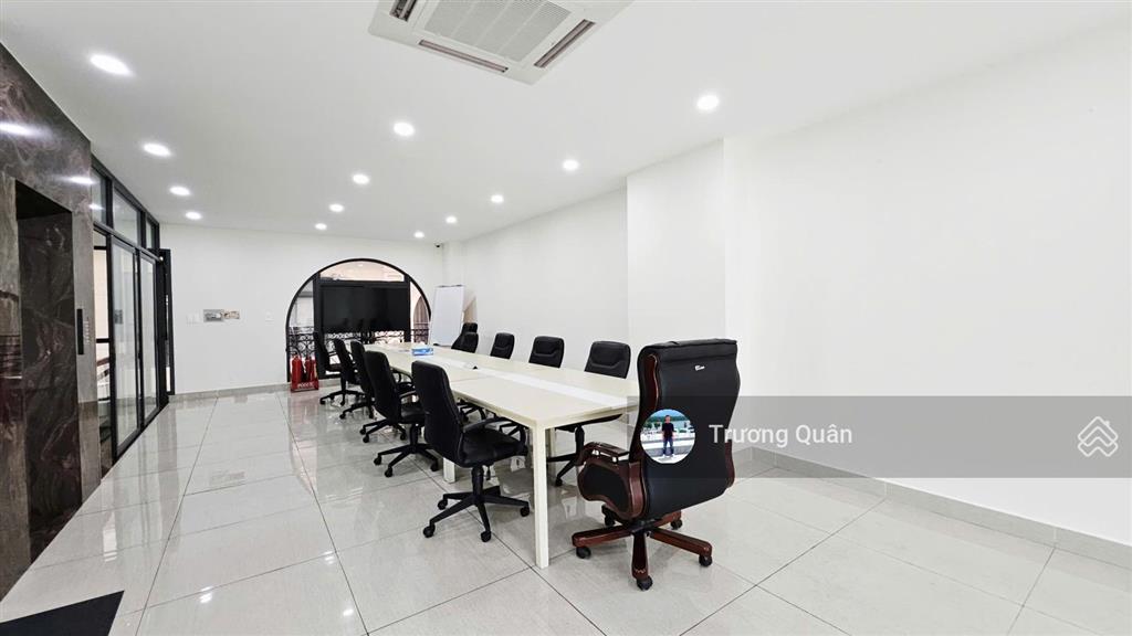 Cho thuê sàn 80m2 mặt tiền đường lớn full nội thất vào làm việc ngay tại kđt vạn phúc city.