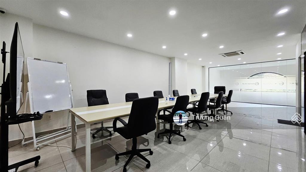 Cho thuê sàn 80m2 mặt tiền đường lớn full nội thất vào làm việc ngay tại kđt vạn phúc city.