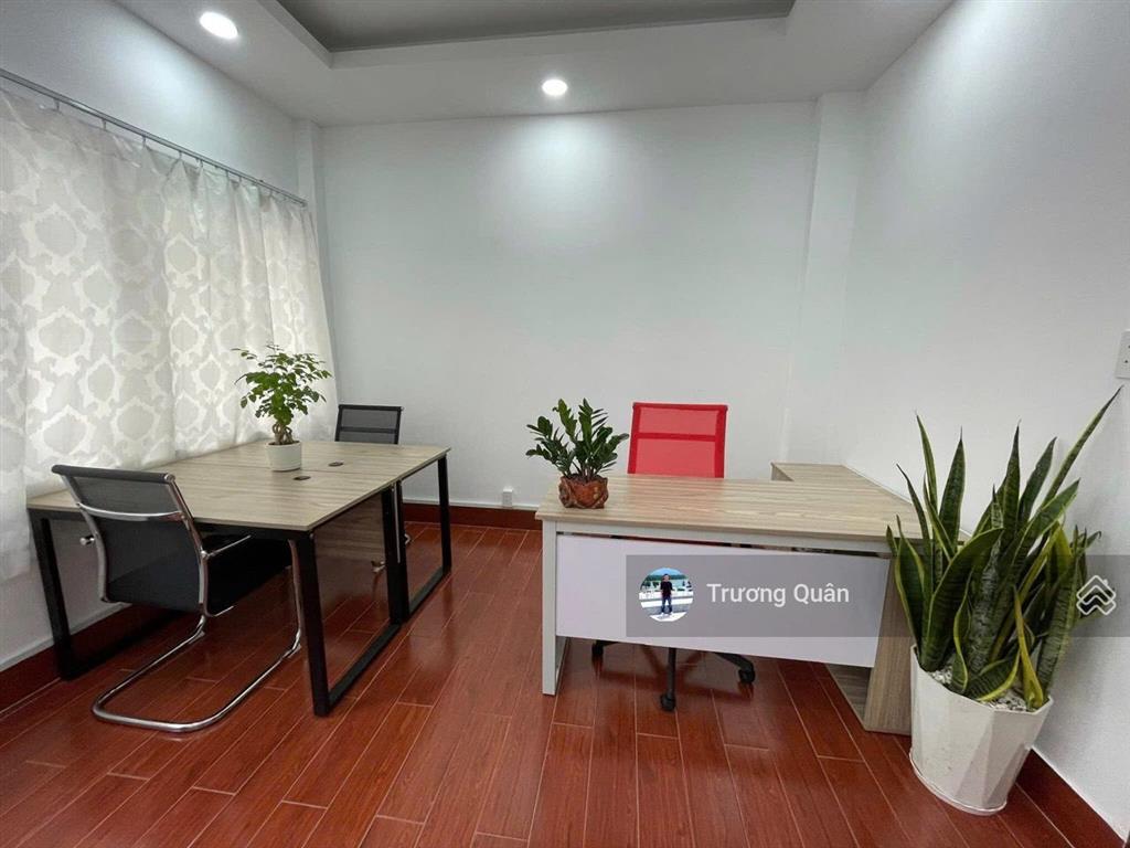 Cho thuê văn phòng nhỏ xinh hoàn thiện đầy đủ nội thất nằm mặt tiền đường lớn kđt vạn phúc city.