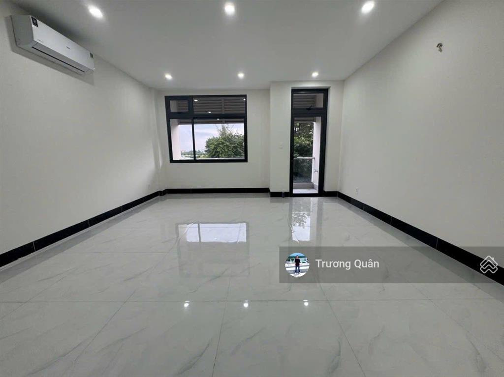 Cho thuê trệt + lầu 1 hoàn thiện đẹp có thang máy,hầm để xe tại kđt vạn phúc gía chỉ 20 triệu/tháng