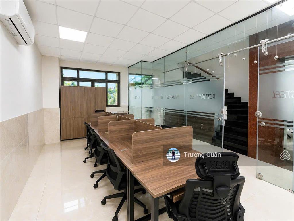Cho thuê văn phòng tầng trệt 7*20m full nội thất vào làm việc ngay kđt vạn phúc city