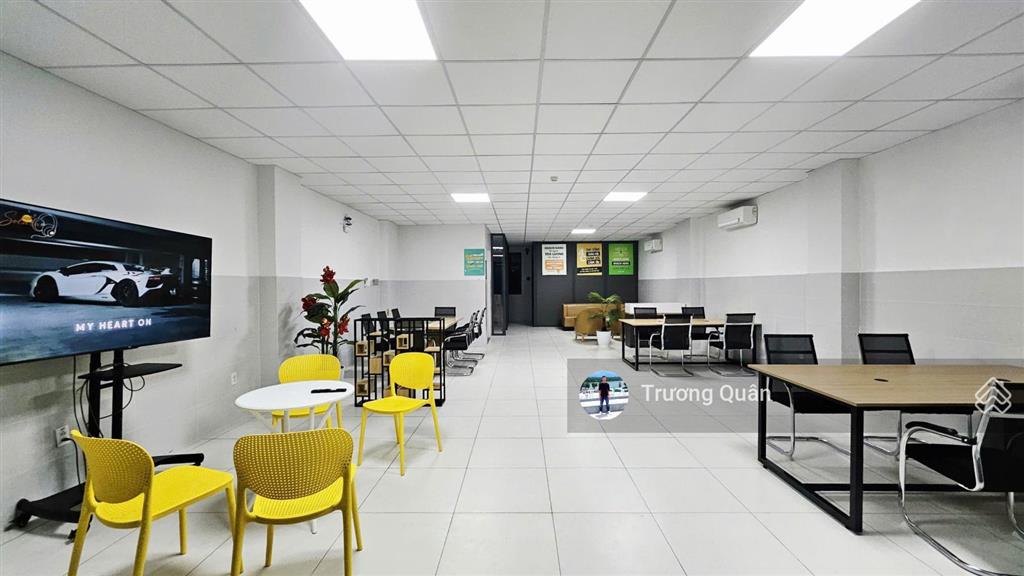 Văn phòng tầng 1 full nội thất nằm đường lớn ngay công viên hồ bơi vạn phúc city chỉ 15.8 triệu
