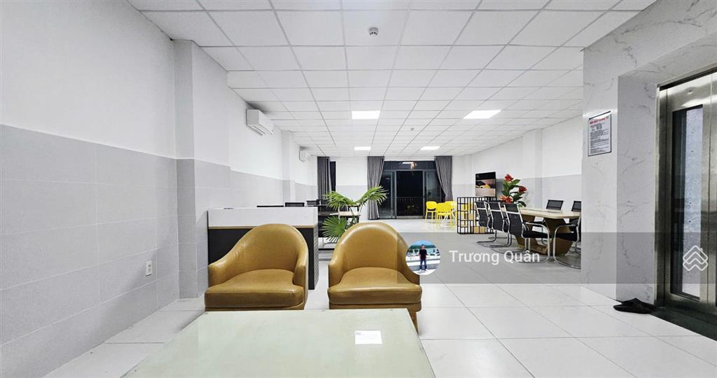 Văn phòng tầng 1 full nội thất nằm đường lớn ngay công viên hồ bơi vạn phúc city chỉ 15.8 triệu