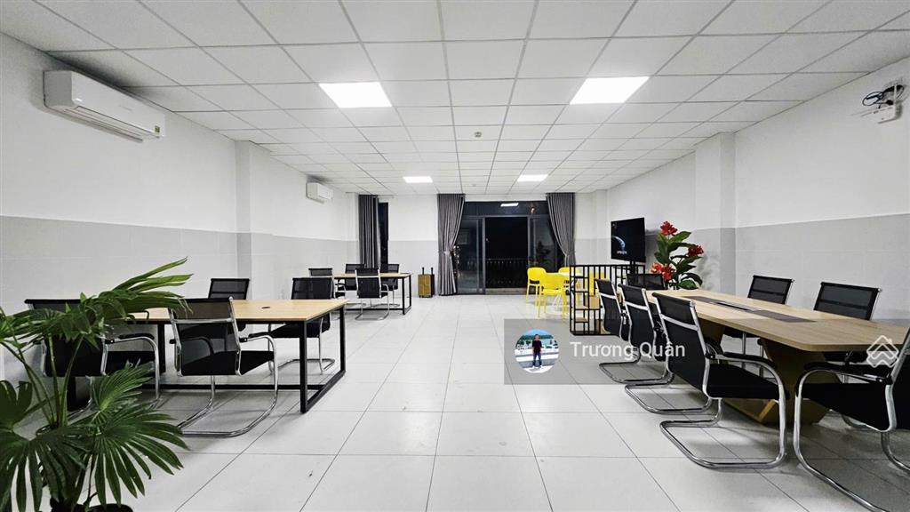 Văn phòng tầng 1 full nội thất nằm đường lớn ngay công viên hồ bơi vạn phúc city chỉ 15.8 triệu