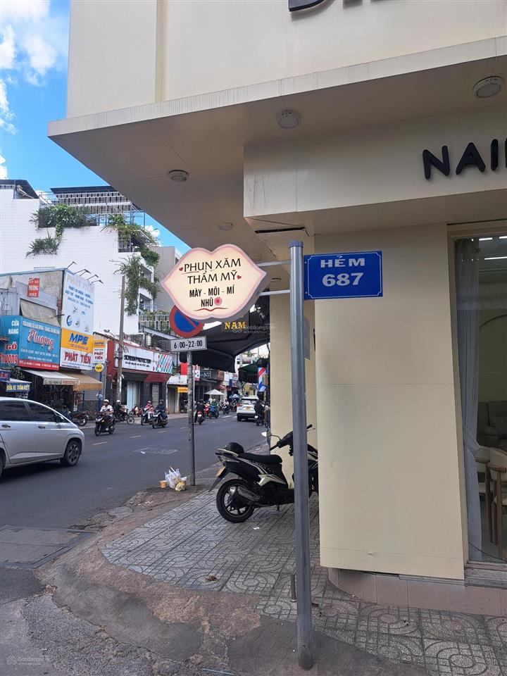 Cần bán nhà hẻm 687 lạc long quân, p.10, tân bình