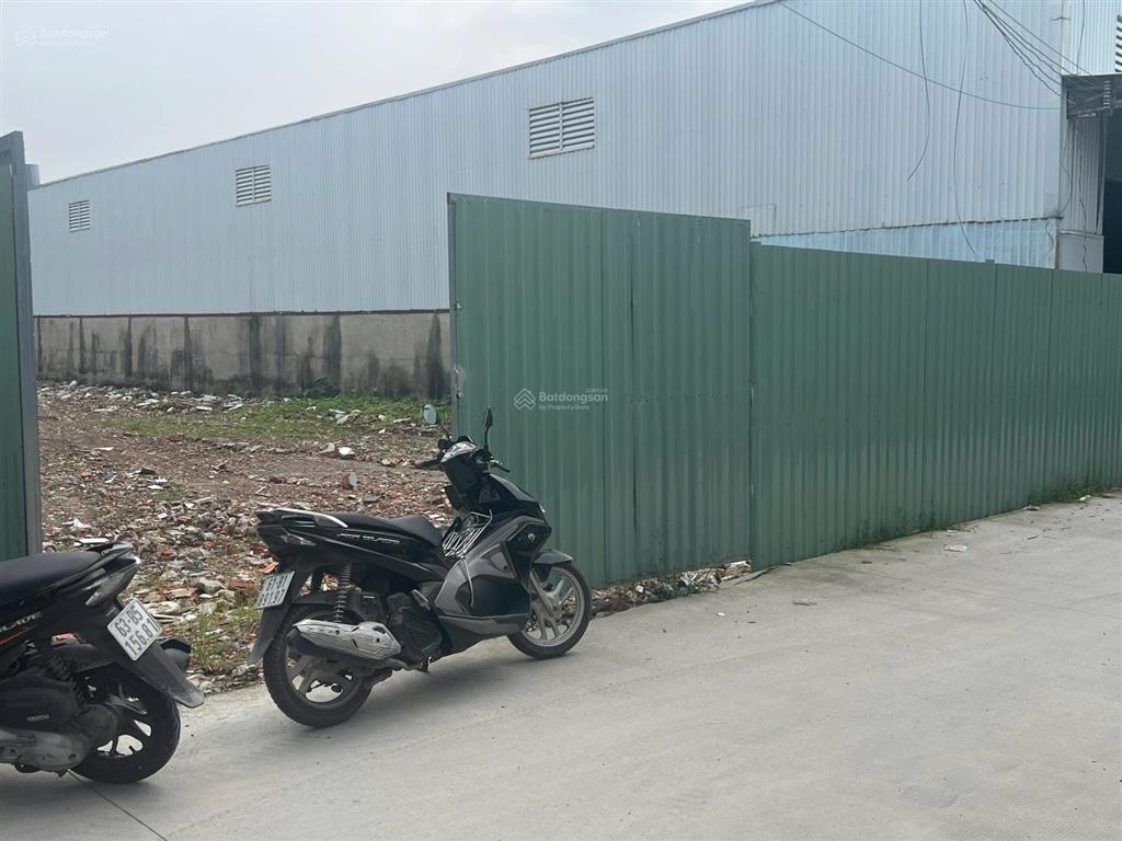 Chính chủ gửi cần bán lô đất vĩnh phú 38 vào 1/. ngang 13,6x44, đường xe tải 5 tấn, giá 20tr/1m2