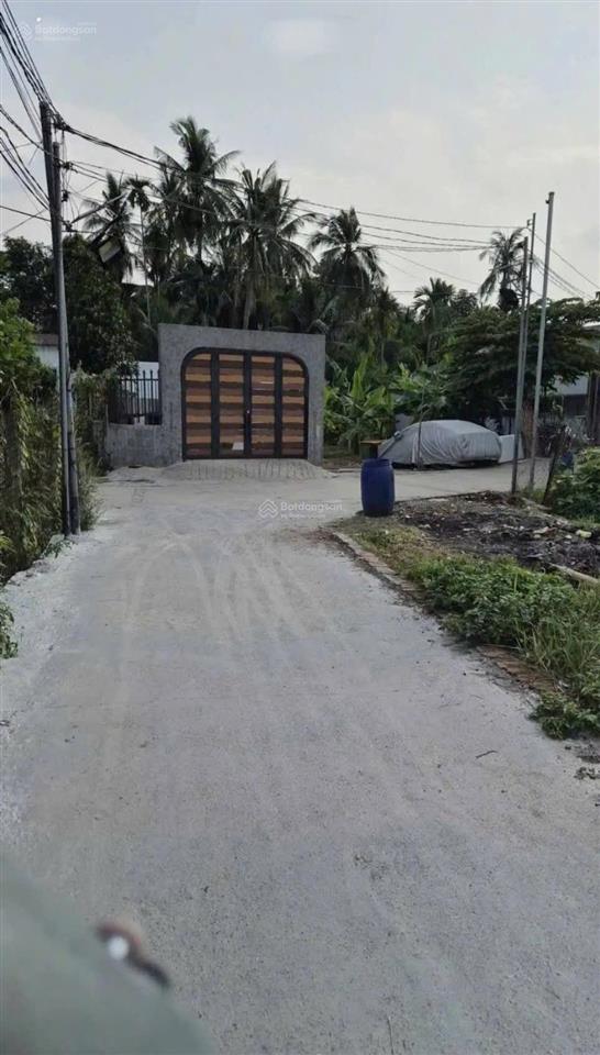 Hạ giá từ 3ty8xuống3ty3 cần bán gấp lô đất vp38a,đường xe hơi shr, dt 105m2 có 50m2odt 0917 813 ***