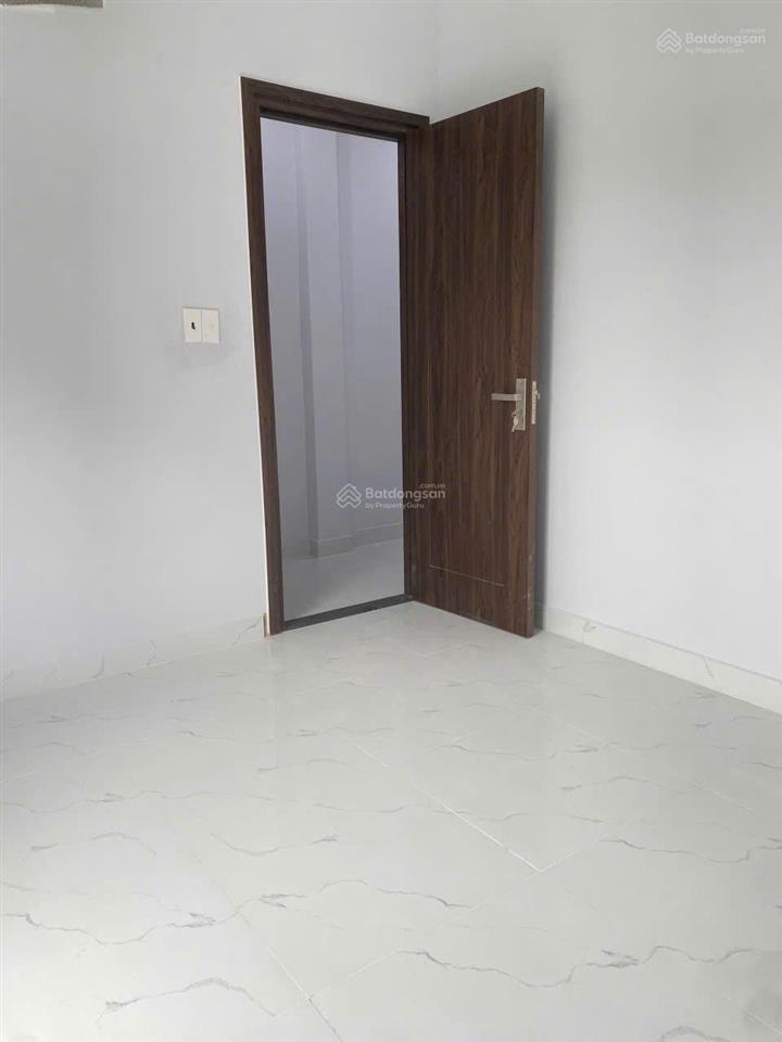Nhà 1 lầu 1 lửng lái thiêu, gần trạm thu phí vĩnh phú sẵn 3pn, sân xe hơi đường 5m giá tốt