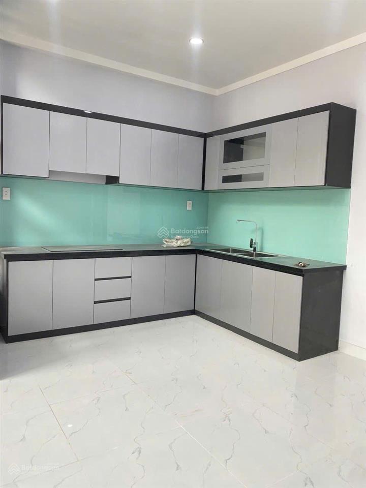Nhà 1 lầu 1 lửng lái thiêu, gần trạm thu phí vĩnh phú sẵn 3pn, sân xe hơi đường 5m giá tốt