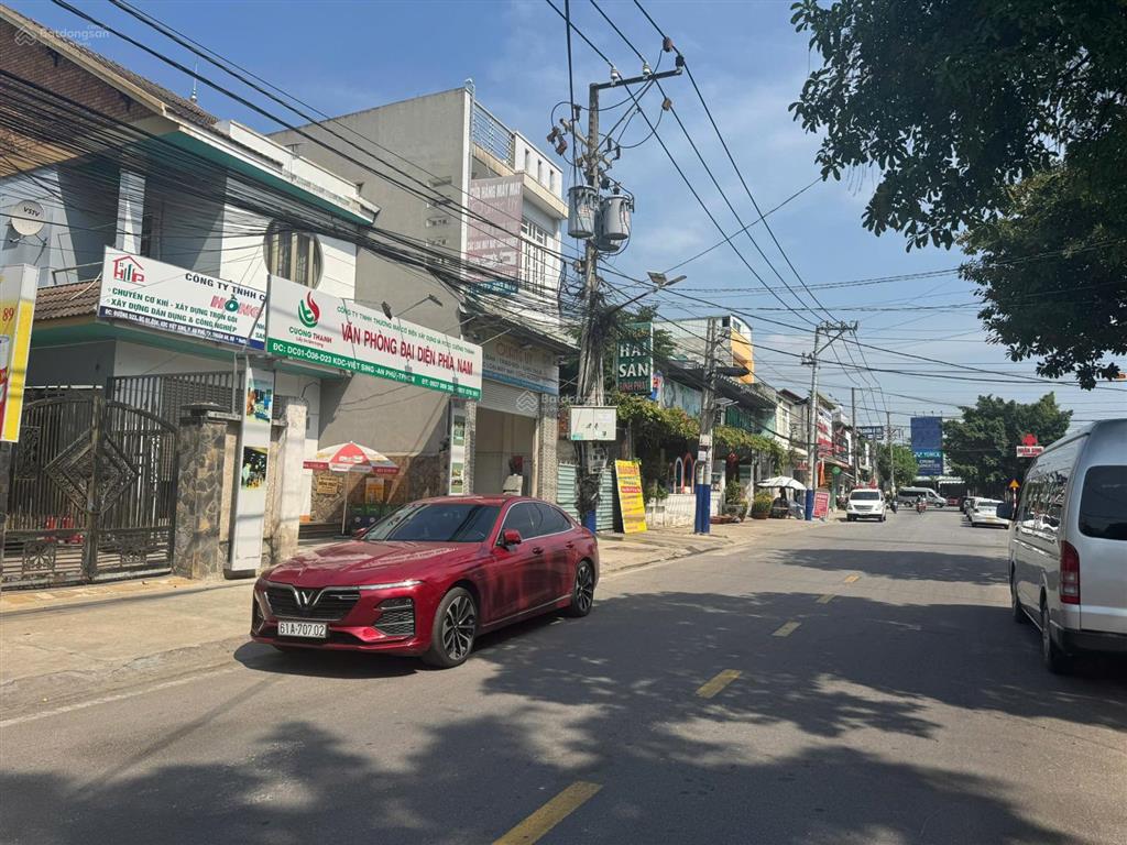 Biệt thự 300m2 kcn vsip i, mặt tiền d23 khu vietsing kinh doanh tốt đường 16m full tc, dt 10x30m