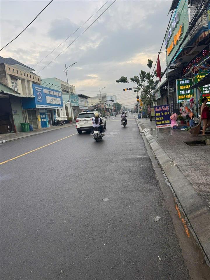 Đất mt d2 kdc thuận giao, kv kinh doanh sầm uất, dt 330m2 full tc, sẵn nhà đã hoàn công, shr
