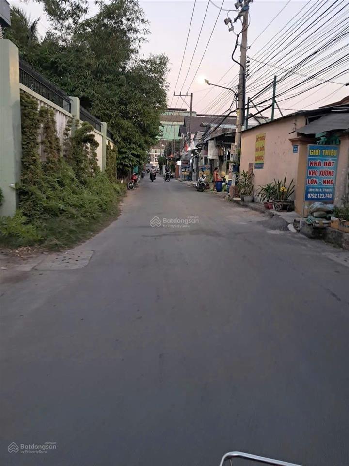 Cần bán lô đất mt vp40 tặng luôn nhà cấp 4. dt 119m2 có 50m2 odt kinh doanh nhỏ. ngang 5,4 dài 22