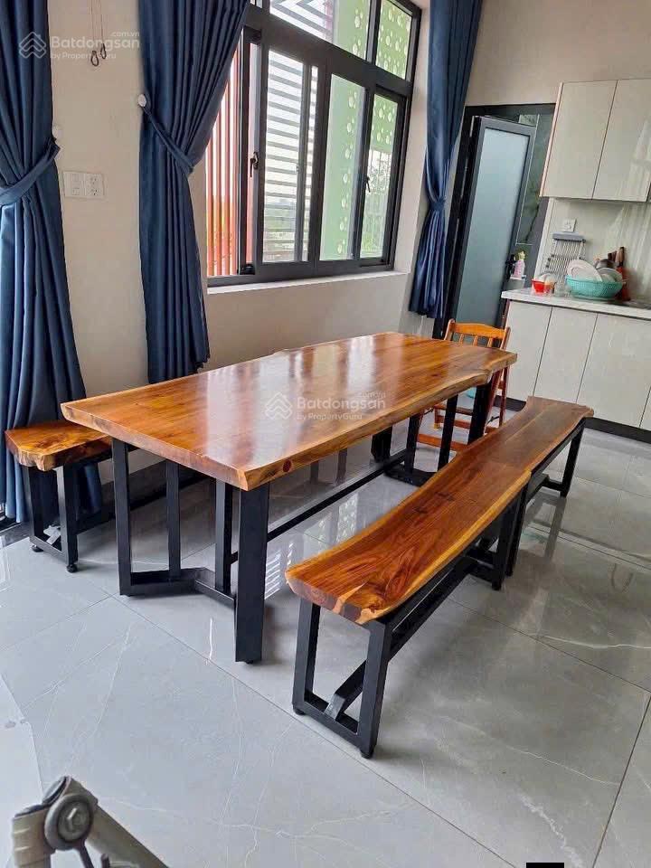 Siêu phẩm góc 2 mt vừa ở vừa kinh doanh dt sử dụng 450m2 hoàn công. đang cho thuê 35tr/ tháng.