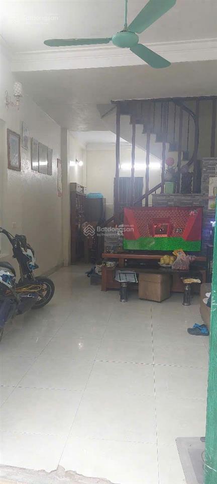 Bán nhà thạch bàn 3 tầng + tum  6,25 tỷ