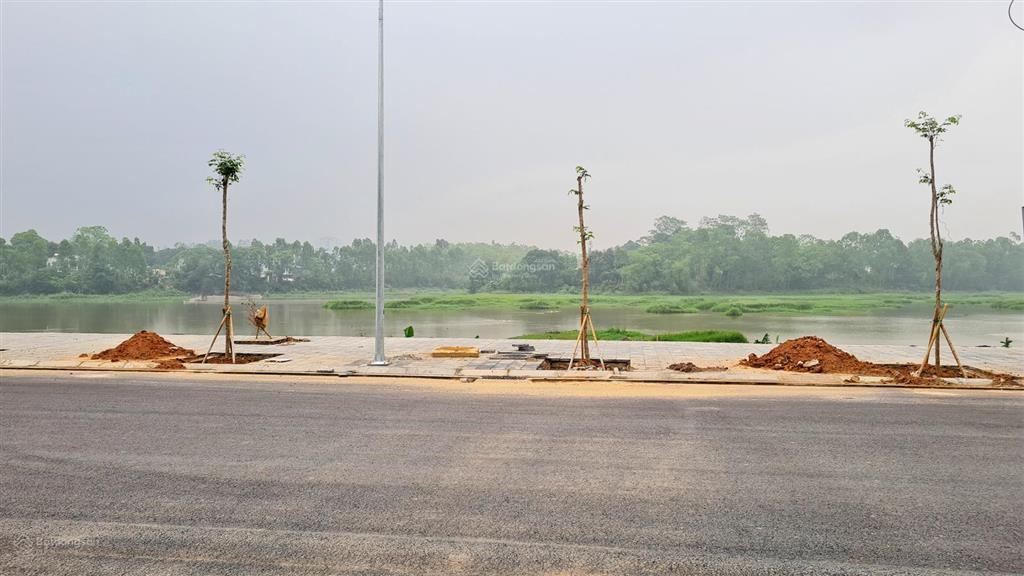 Đón đầu lê lợi thông xe sở hữu ngay đất view hồ 18ha cực hiếm