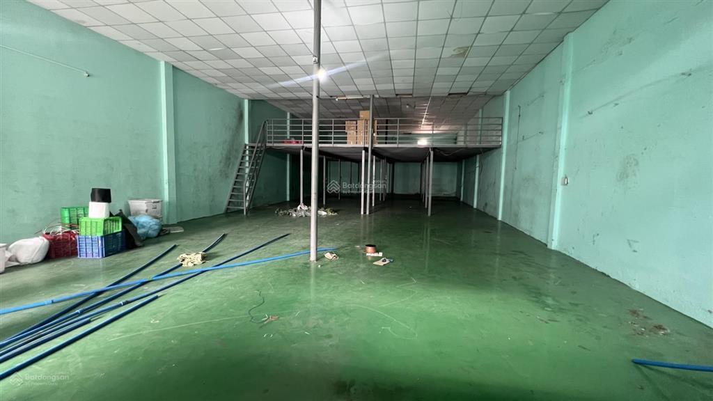 Cho thuê kho, nhà xưởng 300m2 tại bình long, tân phú, 35 triệu có gác 100m2 nền epoxy trần thạch ca