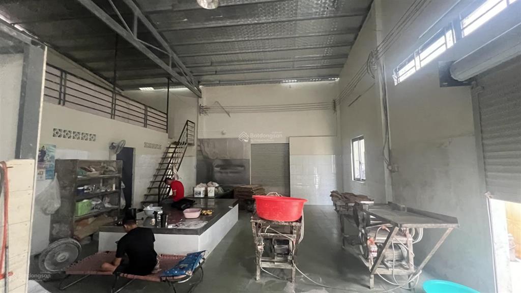 Xưởng tây lân 350m2 12x30 có 5pn điện ti200a có máy lạnh, máy phát điện sẵn vp thích hợp may mặc