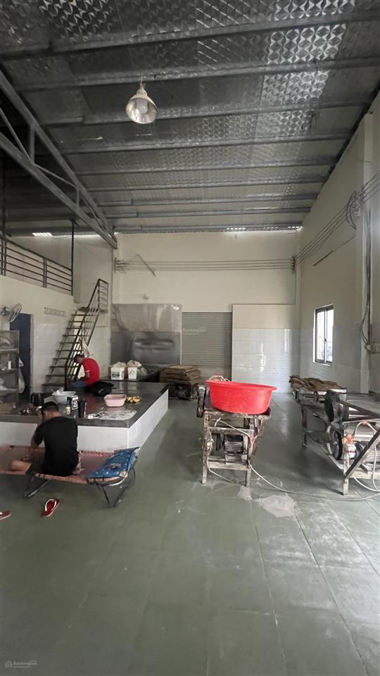 Xưởng tây lân 350m2 12x30 có 5pn điện ti200a có máy lạnh, máy phát điện sẵn vp thích hợp may mặc